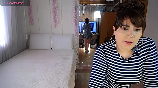 Sahory   online show from November 4, 2025, 7:35 pm