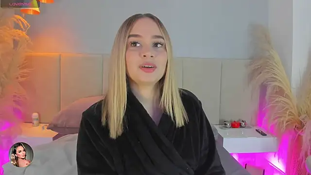 sofia pamela online show from February 19, 2026, 7:21 pm