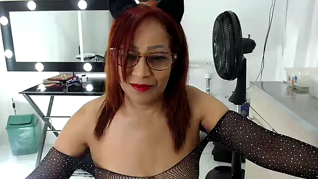 keyla-sensual online show from October 21, 2025, 10:43 pm