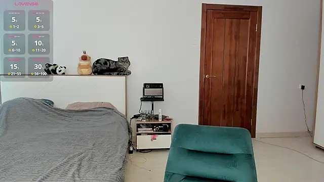 Snapshot of Brooooke chatting on June 25, 2026, 2:10 pm Brooooke online show from June 25, 2026, 2:10 pm