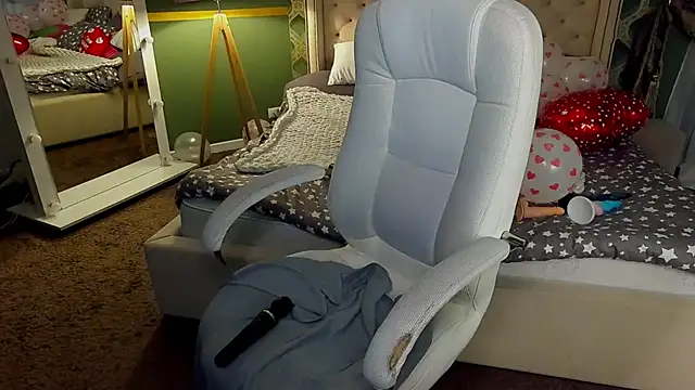 RosieMoons online show from February 16, 2025, 1:58 am