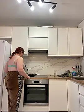 RosieMoons online show from March 13, 2025, 11:51 am