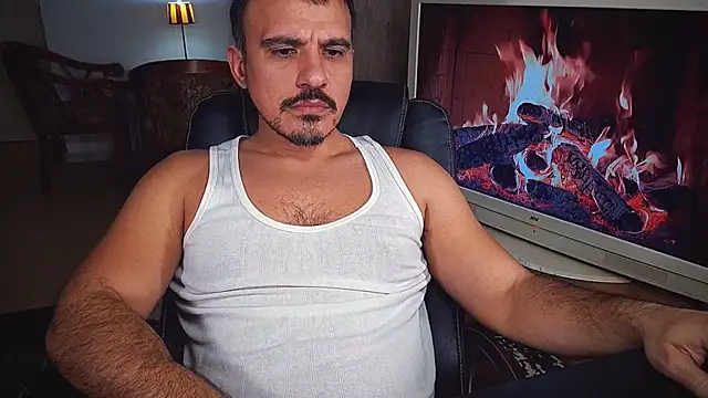 Snapshot of officeman7 chatting on December 27, 2024, 5:37 pm officeman7 online show from December 27, 2024, 5:37 pm