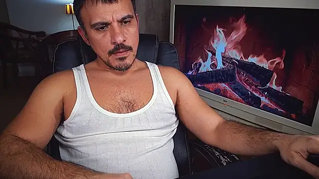 Snapshot of officeman7 chatting on January 9, 2025, 4:39 pm officeman7 online show from January 9, 2025, 4:39 pm