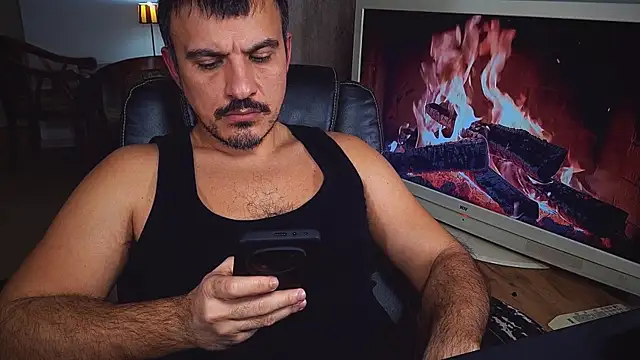 Snapshot of officeman7 chatting on January 12, 2025, 5:54 pm officeman7 online show from January 12, 2025, 5:54 pm