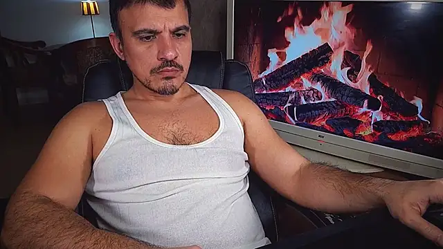 Snapshot of officeman7 chatting on February 15, 2025, 5:17 pm officeman7 online show from February 15, 2025, 5:17 pm