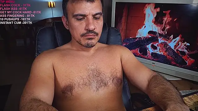 Snapshot of officeman7 chatting on March 18, 2025, 8:15 pm officeman7 online show from March 18, 2025, 8:15 pm