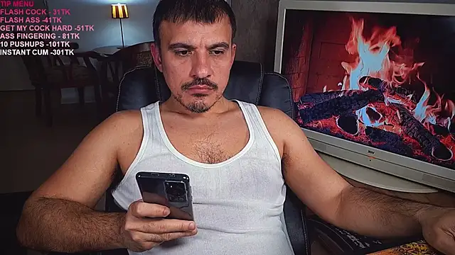 Snapshot of officeman7 chatting on March 20, 2025, 5:04 pm officeman7 online show from March 20, 2025, 5:04 pm