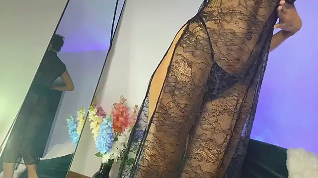 Snapshot of IzanamiTime chatting on December 22, 2025, 8:22 am IzanamiTime online show from December 22, 2025, 8:22 am