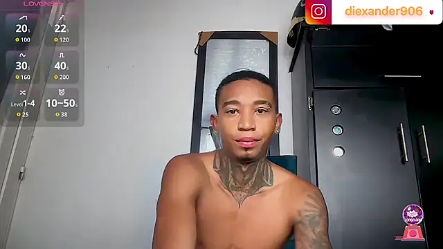 sexy blacks  online show from April 14, 2026, 12:11 pm