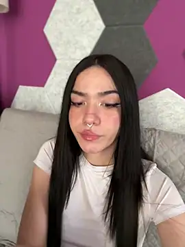 ShannonShanny online show from March 7, 2025, 11:07 am