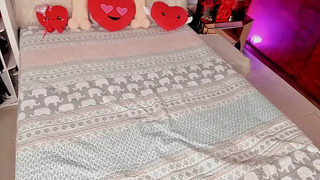 Snapshot of Nikole66_ chatting on February 7, 2025, 2:08 am Nikole66 online show from February 7, 2025, 2:08 am