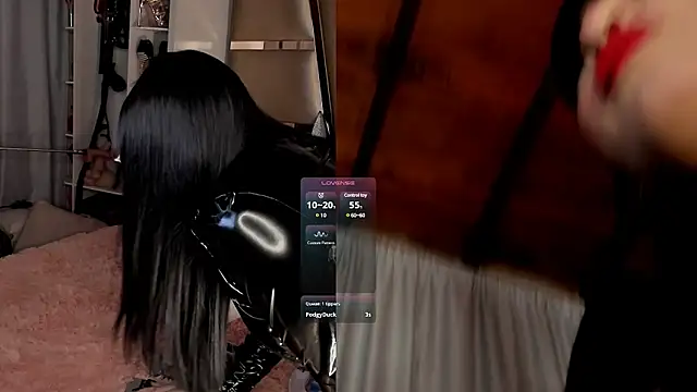 Snapshot of Nikole66_ chatting on March 21, 2025, 4:06 am Nikole66 online show from March 21, 2025, 4:06 am