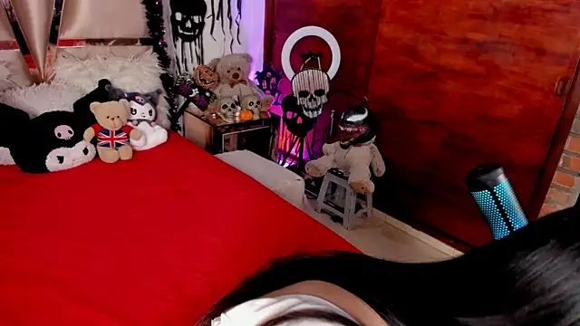 Snapshot of Nikole66_ chatting on November 2, 2025, 2:47 am Nikole66 online show from November 2, 2025, 2:47 am