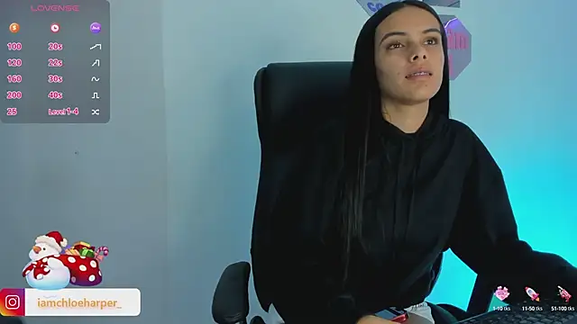 ChloeHarper  online show from December 19, 2024, 12:12 pm