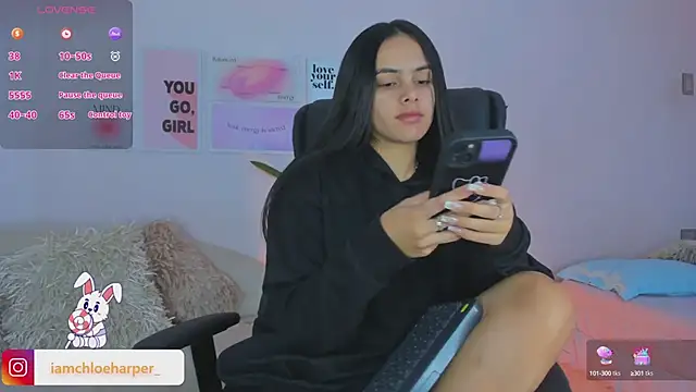 ChloeHarper  online show from January 13, 2025, 12:35 pm