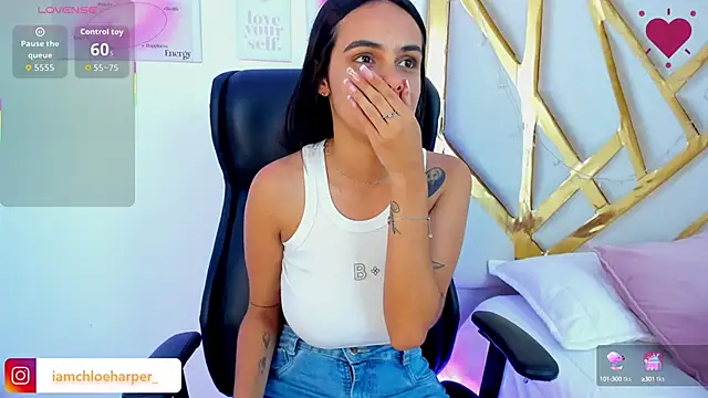 ChloeHarper  online show from September 18, 2025, 7:49 pm