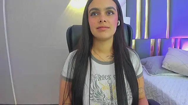 Snapshot of ChloeHarper_ chatting on July 28, 2026, 4:39 pm ChloeHarper online show from July 28, 2026, 4:39 pm