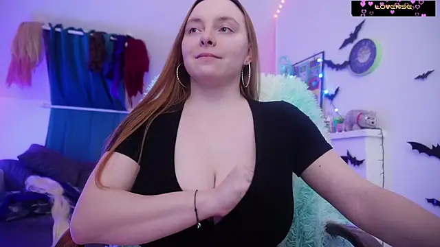  Yummy Girl  online show from March 7, 2026, 7:11 pm