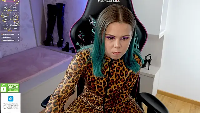 Latex Kitty online show from January 14, 2025, 2:22 pm