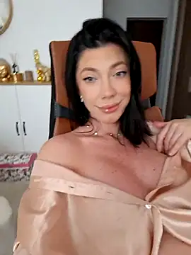 Snapshot of ViviRuth chatting on October 15, 2025, 10:37 am ViviRuth online show from October 15, 2025, 10:37 am