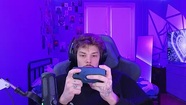 DENIS HERE online show from February 3, 2025, 2:02 pm