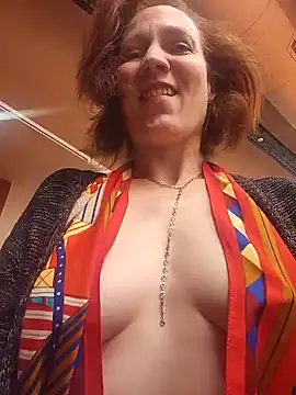 Exhibitionsplit online show from February 9, 2025, 9:37 am