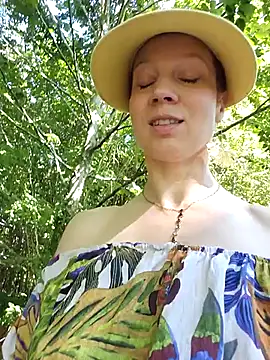 Exhibitionsplit online show from September 18, 2025, 1:13 pm