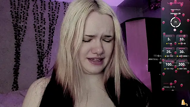 strawberry elfcat online show from February 28, 2026, 6:14 am