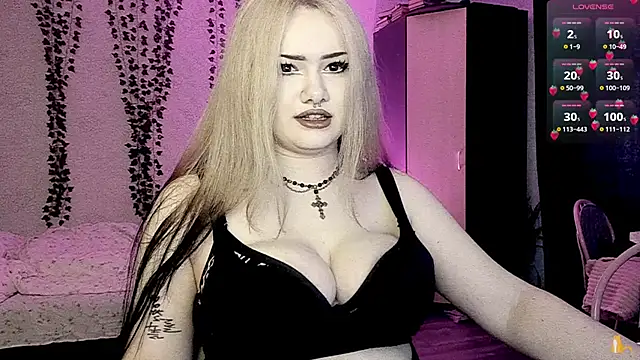 Snapshot of strawberry_elfcat chatting on June 10, 2026, 3:18 am strawberry elfcat online show from June 10, 2026, 3:18 am
