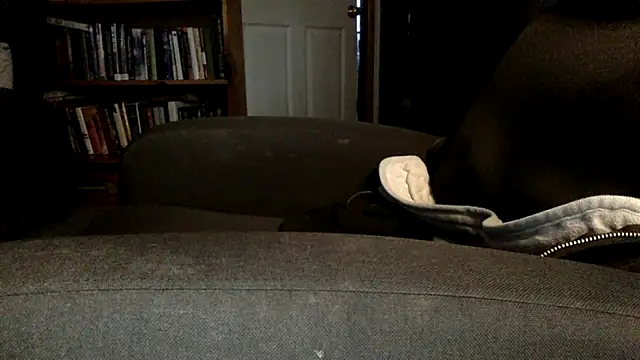 Snapshot of Thorandkitty chatting on December 18, 2025, 1:39 pm Thorandkitty online show from December 18, 2025, 1:39 pm