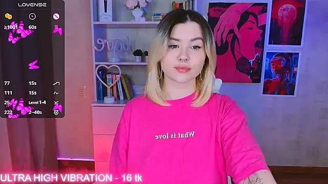 cutie mili online show from March 7, 2025, 11:07 am