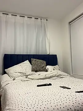 LISA BULLOCK  online show from April 5, 2026, 7:55 pm