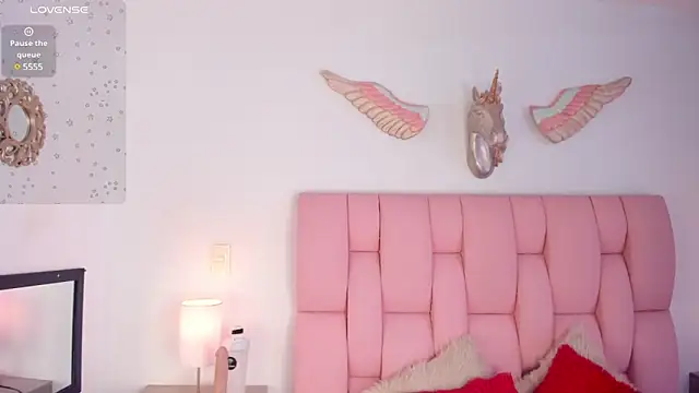 VeronikaOlsen online show from March 5, 2025, 4:13 pm