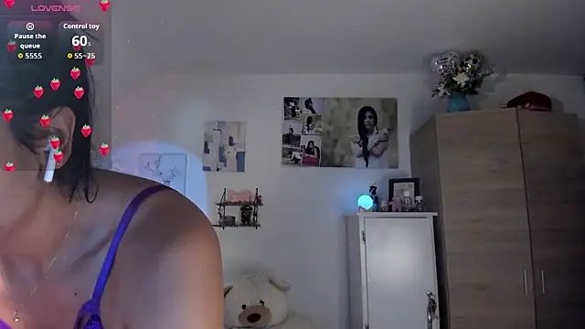 VeronikaOlsen online show from September 22, 2025, 12:29 pm