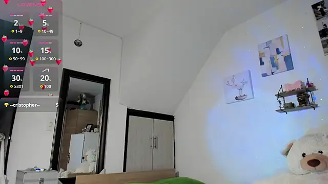 VeronikaOlsen online show from September 23, 2025, 1:25 pm