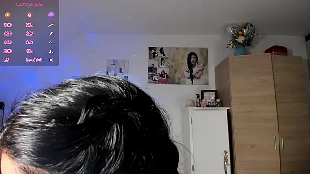 VeronikaOlsen online show from November 12, 2025, 12:33 am