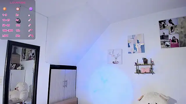 VeronikaOlsen online show from November 23, 2025, 10:26 am