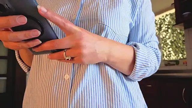 scarlett moore online show from February 23, 2026, 4:04 pm