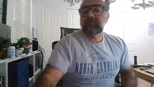 Snapshot of chainjulious chatting on November 11, 2025, 1:33 pm chainjulious online show from November 11, 2025, 1:33 pm