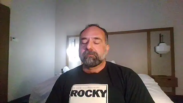 Snapshot of chainjulious chatting on December 18, 2025, 12:55 pm chainjulious online show from December 18, 2025, 12:55 pm