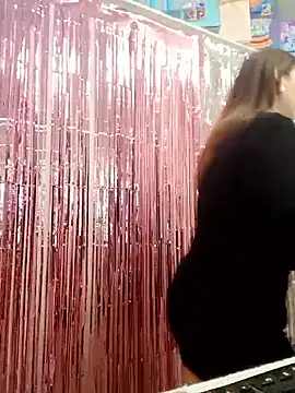 Mia Novikov online show from April 6, 2026, 5:25 pm