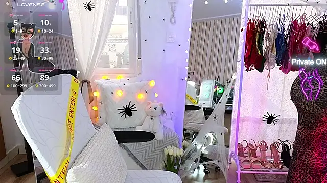 Tawny cox online show from October 4, 2025, 7:39 am