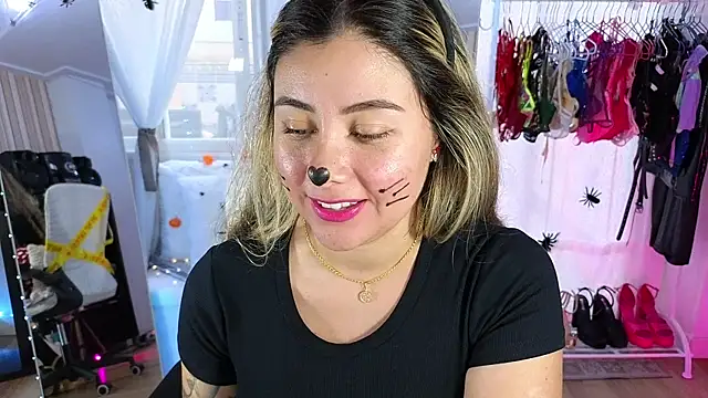 Tawny cox online show from November 1, 2025, 9:44 am