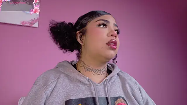 foxxy-lov3 online show from March 14, 2026, 1:49 pm