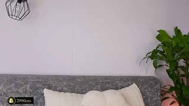 katie cruz online show from October 31, 2025, 11:11 am