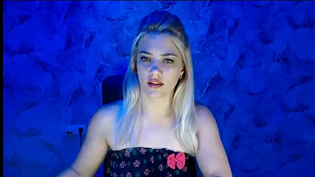 Snapshot of nika_gold1 chatting on September 10, 2025, 10:37 am nika gold1 online show from September 10, 2025, 10:37 am