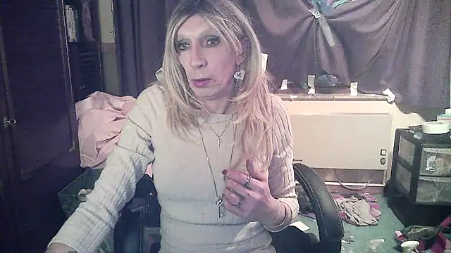 Ombeline1 online show from March 15, 2025, 4:13 am