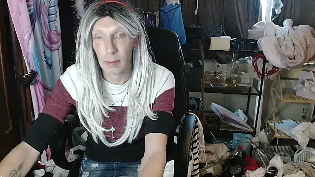 Ombeline1 online show from October 5, 2025, 4:16 pm