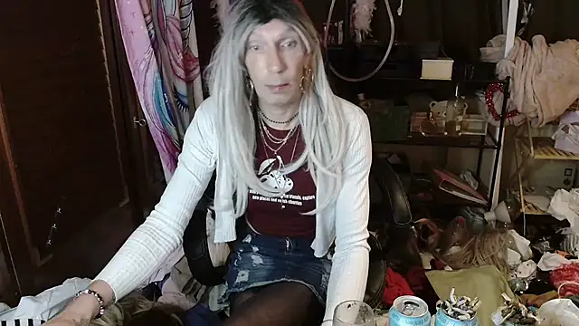 Ombeline1 online show from October 22, 2025, 4:24 am